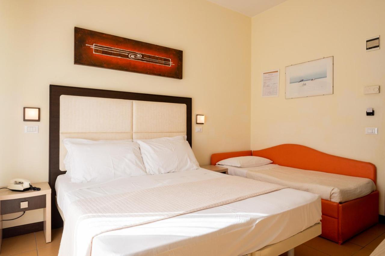 Hotel City Rimini Esterno foto