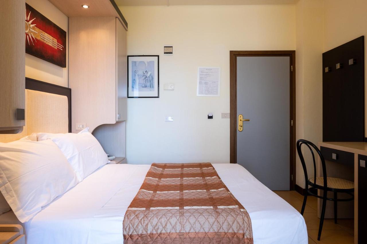 Hotel City Rimini Esterno foto