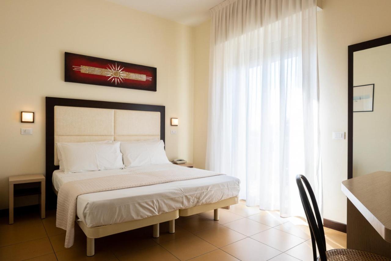 Hotel City Rimini Esterno foto