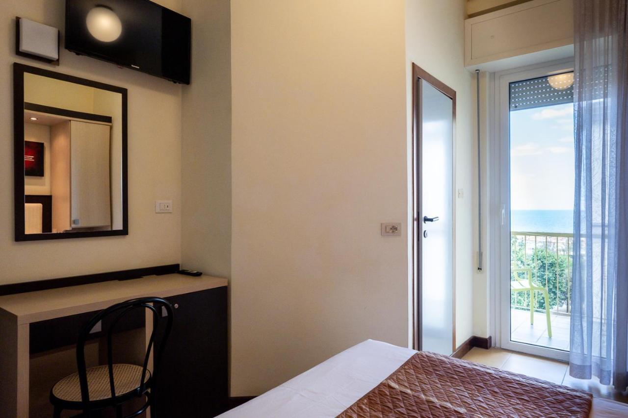 Hotel City Rimini Esterno foto