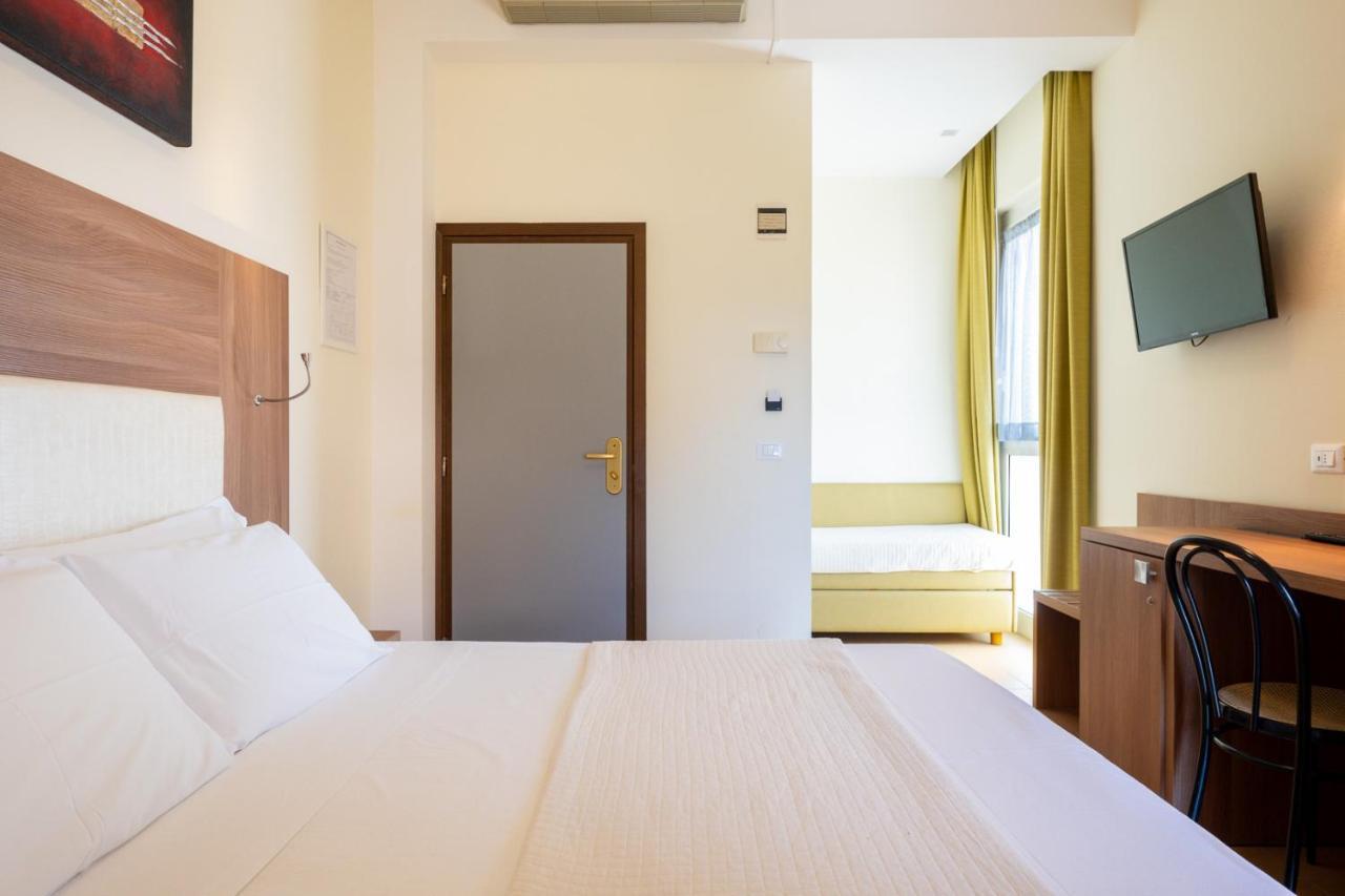 Hotel City Rimini Esterno foto