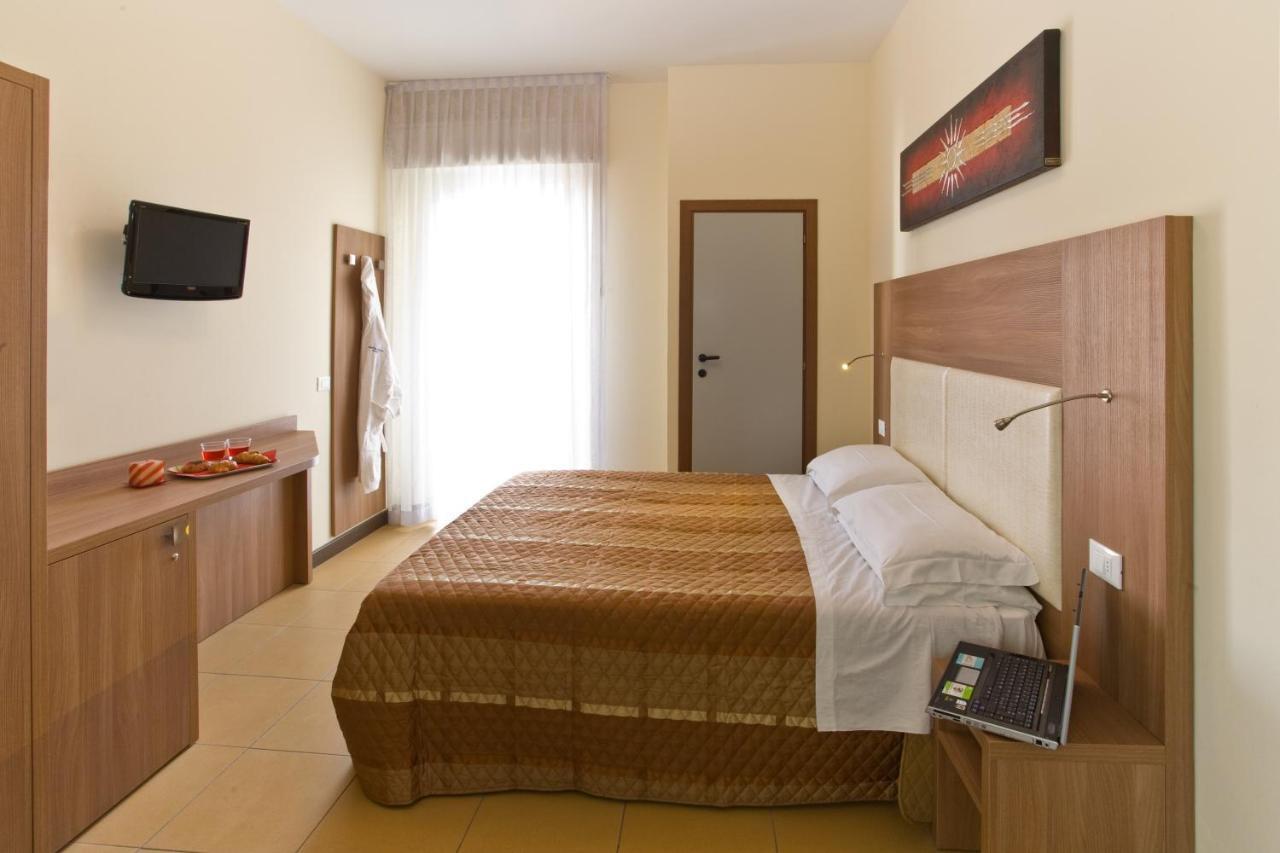Hotel City Rimini Esterno foto